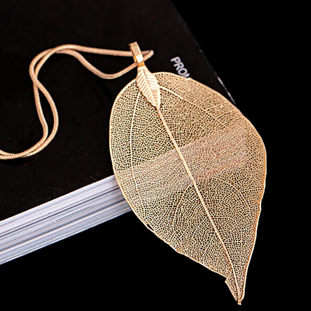 Special Leaf Sweater Pendant Necklace