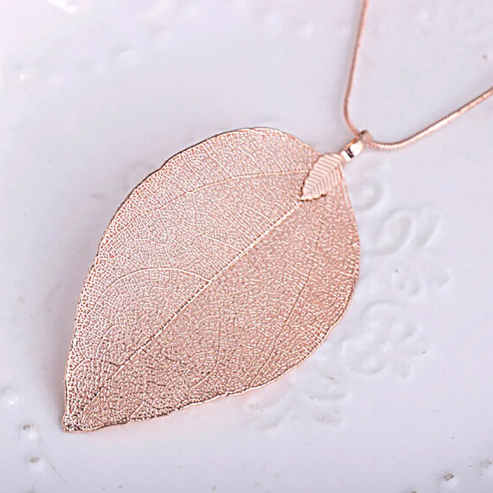 Special Leaf Sweater Pendant Necklace