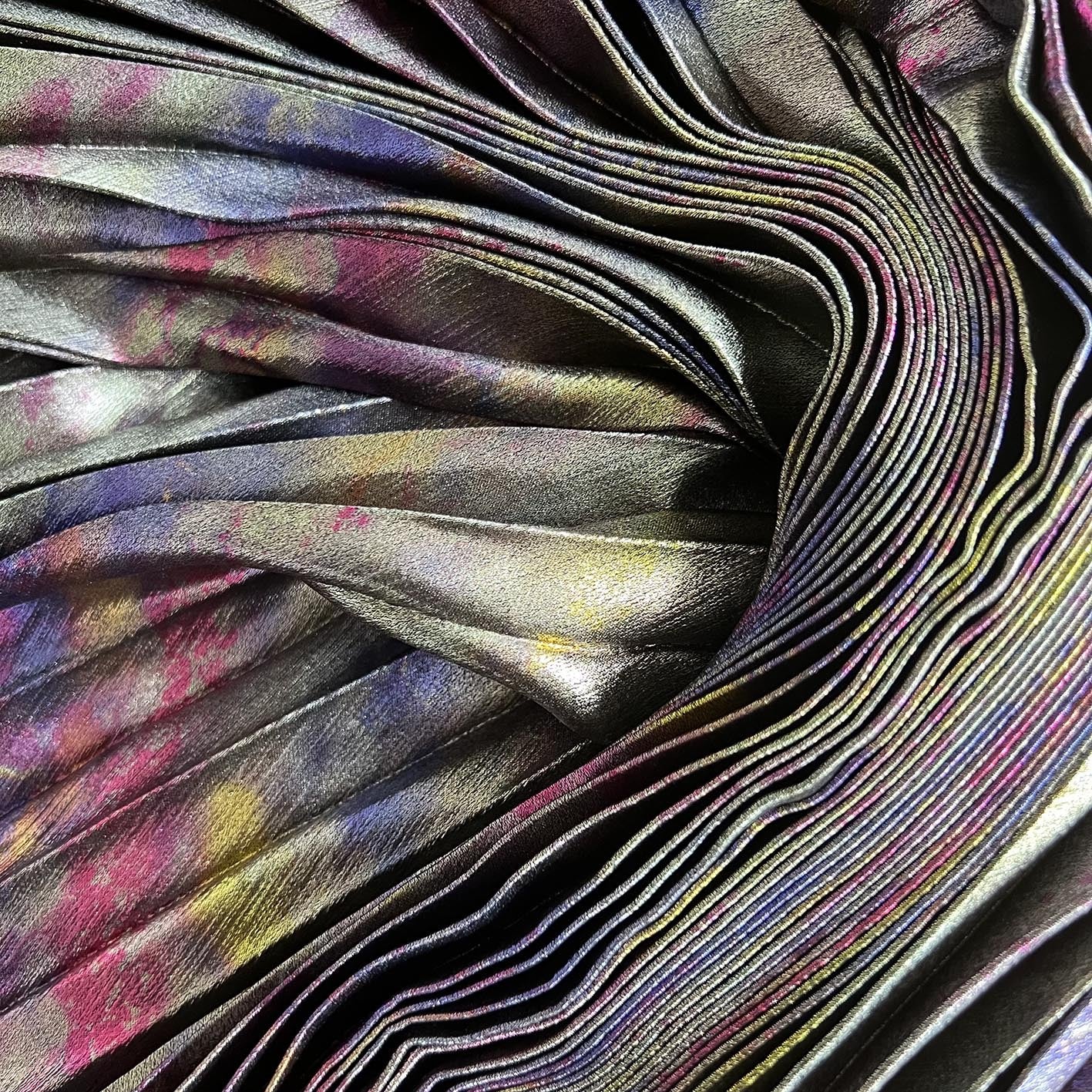 Streamer Metallic Light Luxury Elastic Waist Pleated Skirt