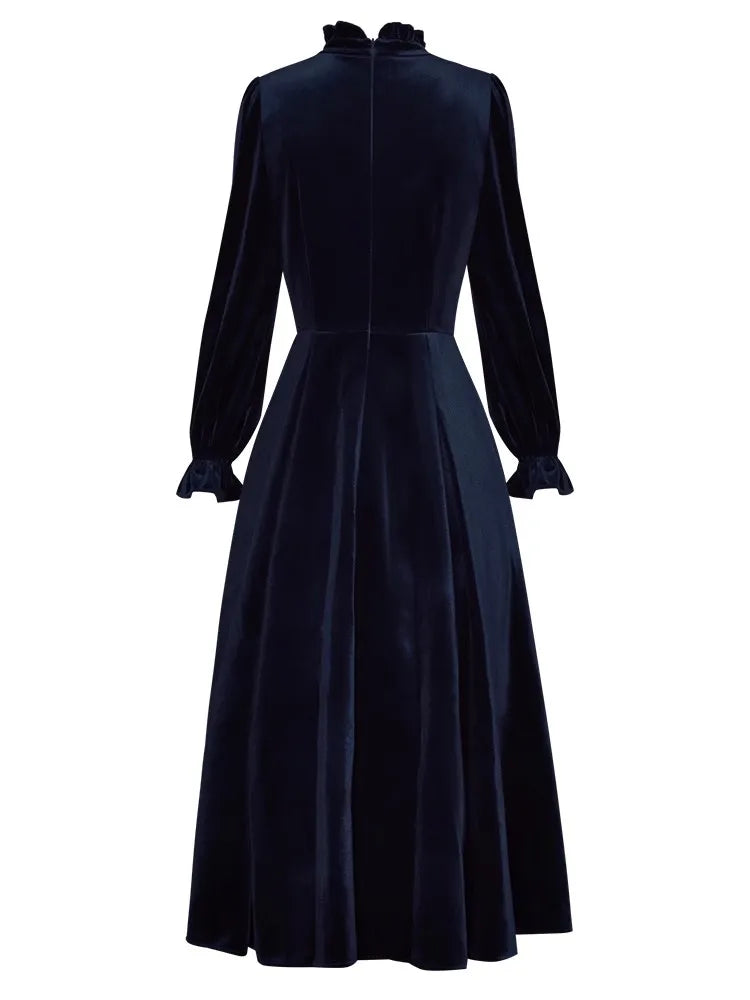 فستان فيولا بياقة مربعة وأكمام واسعة وجيوب بلون موحد على الطراز الإنجليزي