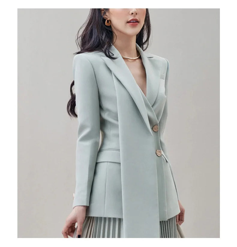 Alaina Zweiteiliges Set für Damen, unregelmäßiger Blazer mit langen Ärmeln, Mantel, asymmetrischer Faltenrock in Kontrastfarbe