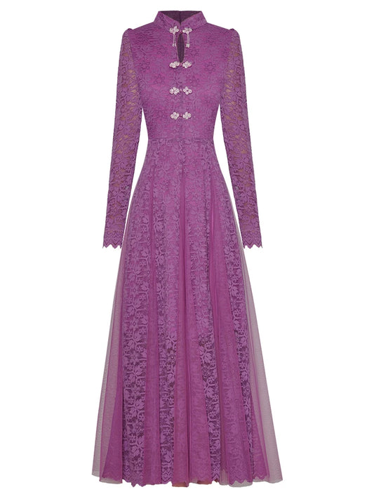 فستان طويل من Vera بياقة واقفة وأزرار مطرزة وخصر عالٍ وشبكة مقسمة