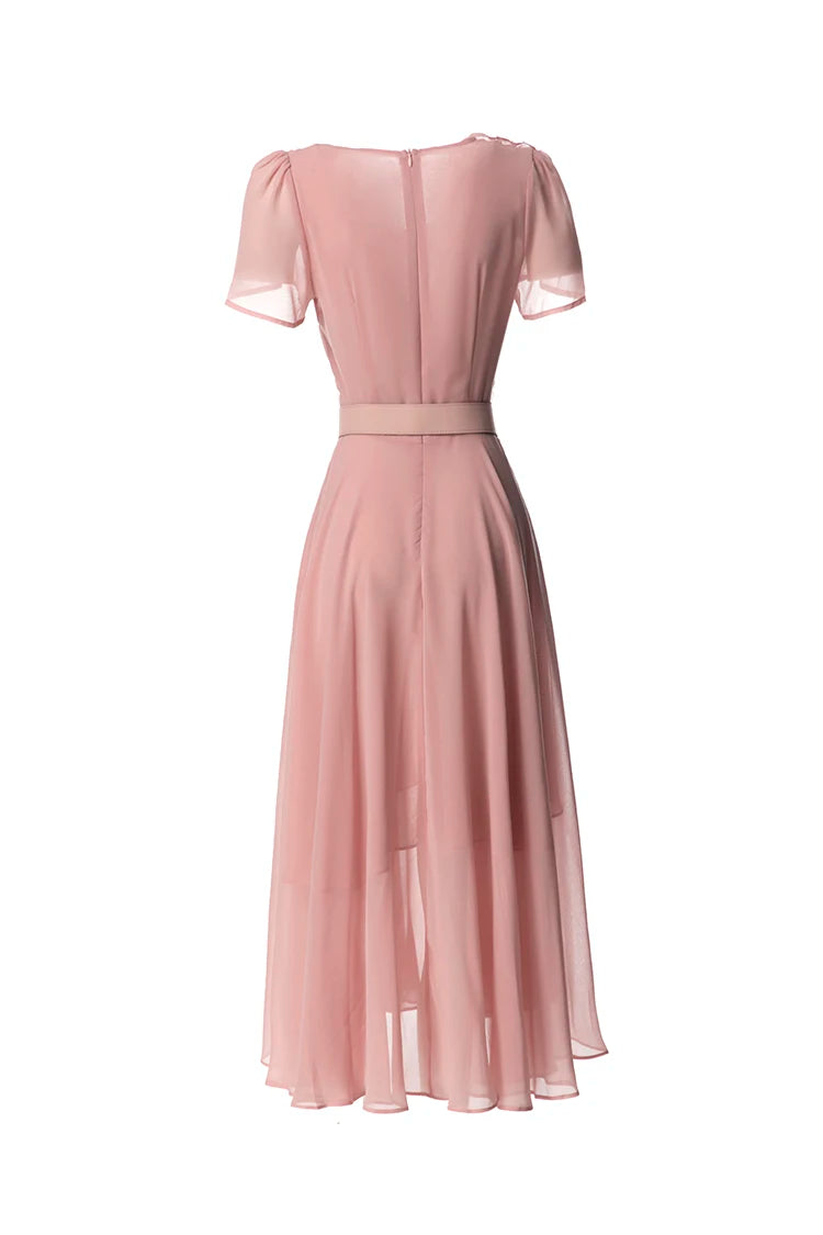 فستان بونيتا طويل نحيف برقبة على شكل حرف V مزين بكشكشة ماسية وأوشحة