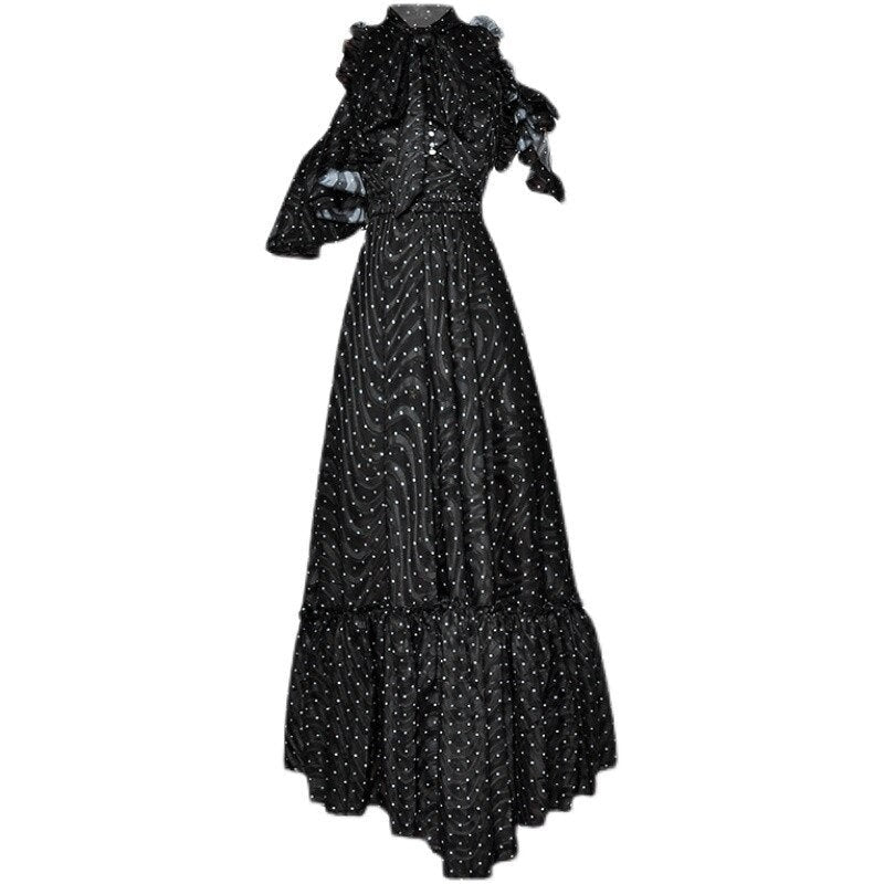 Lyric Schulterfreies, elegantes, langes Partykleid mit Rüschen und Punktemuster