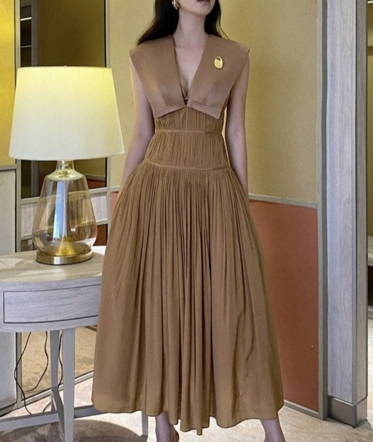 Mary V-neck Pleated Sleeveless Dress