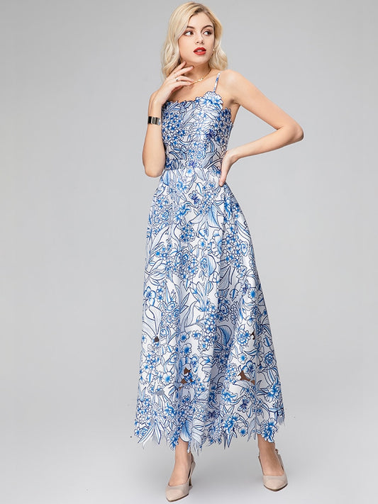 Arianne – Kleid mit eckigem Kragen und Spaghettiträgern in Blau mit Blumenmuster