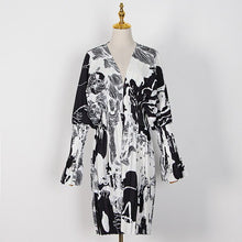 Load image into Gallery viewer, Vintage Pleated  Flare Long Sleeve Dress