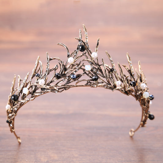 Kopfschmuck mit Krone aus Perlen und Strasssteinen