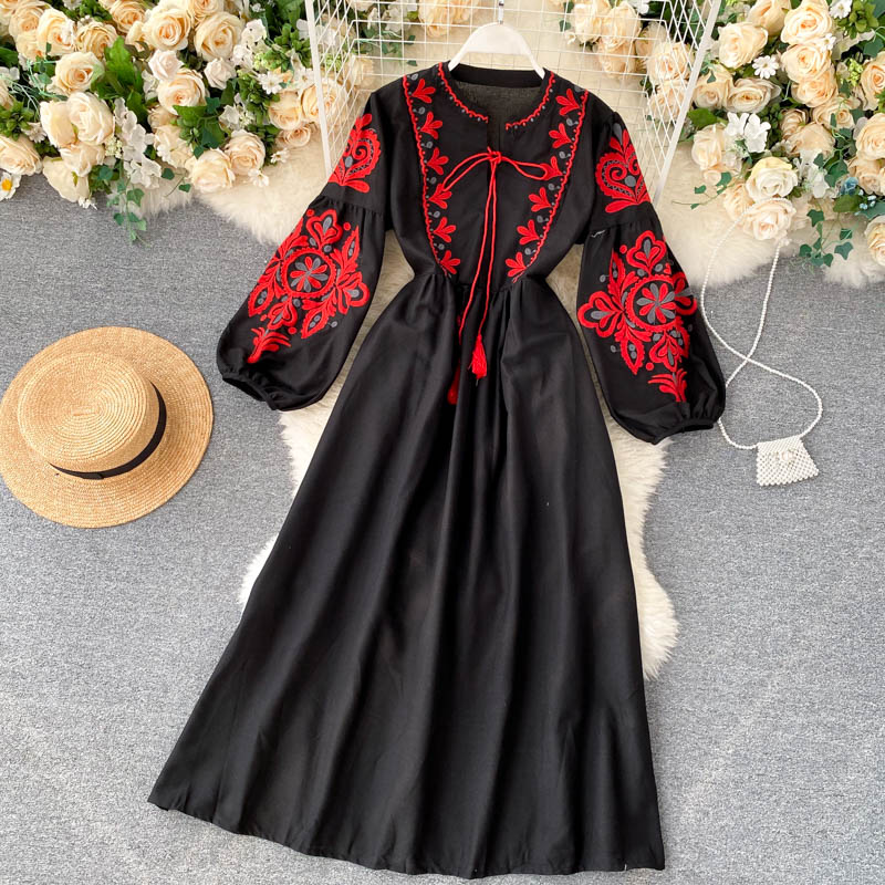 Bohemian Embroidered Flower O-Neck Lantern Sleeve High Waist Pleated Dress