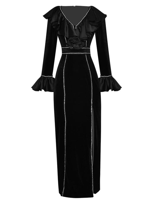 فستان Ninette أسود مخملي بياقة على شكل حرف V وأكمام واسعة مطرز بالخرز