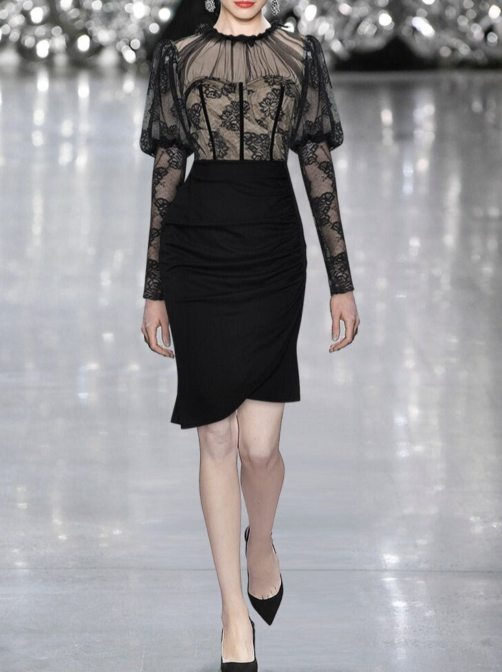 فستان ليا دانتيل شفاف غير متماثل باللون الأسود